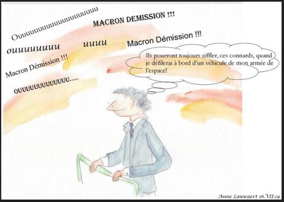 Macron sifflé