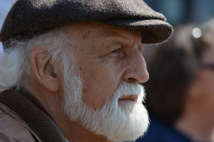 retraité barbe blanche rapport actifs retraités 1,7 actif pour 1 retraité faillite système de retraite